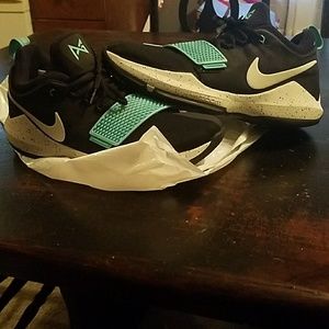 Nike PG 1 shoes excellent